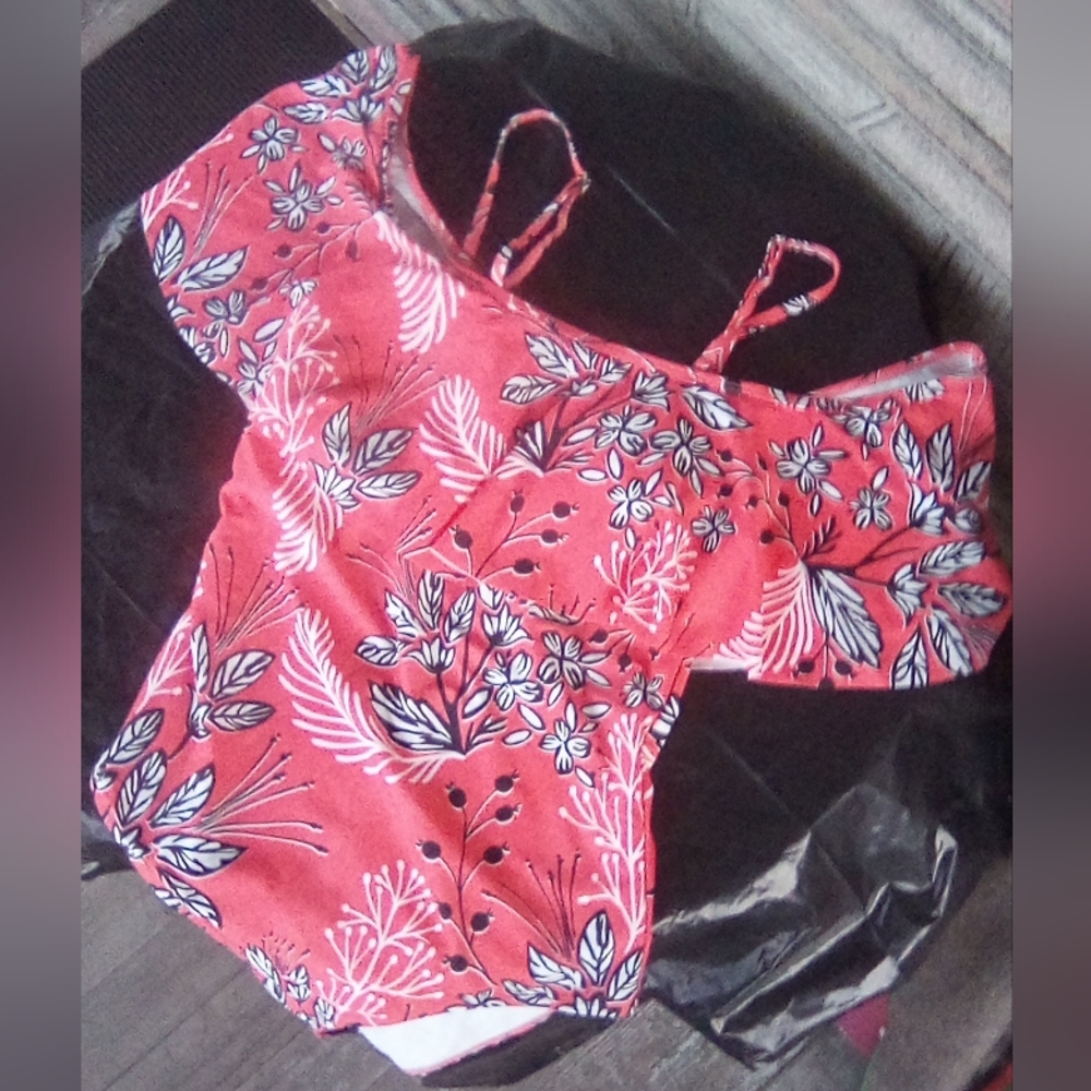 Swimsuit 1-Piece Red & White Ruffles Size Large